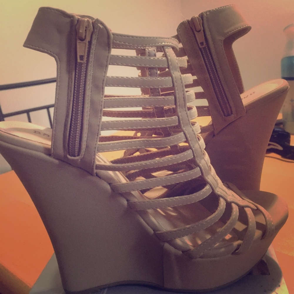 Nude Strapped wedges